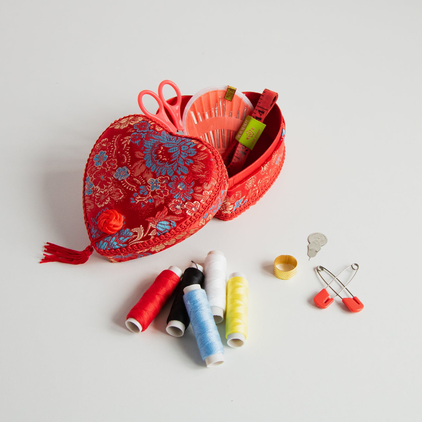 Bride's Sewing Kit 针线盒